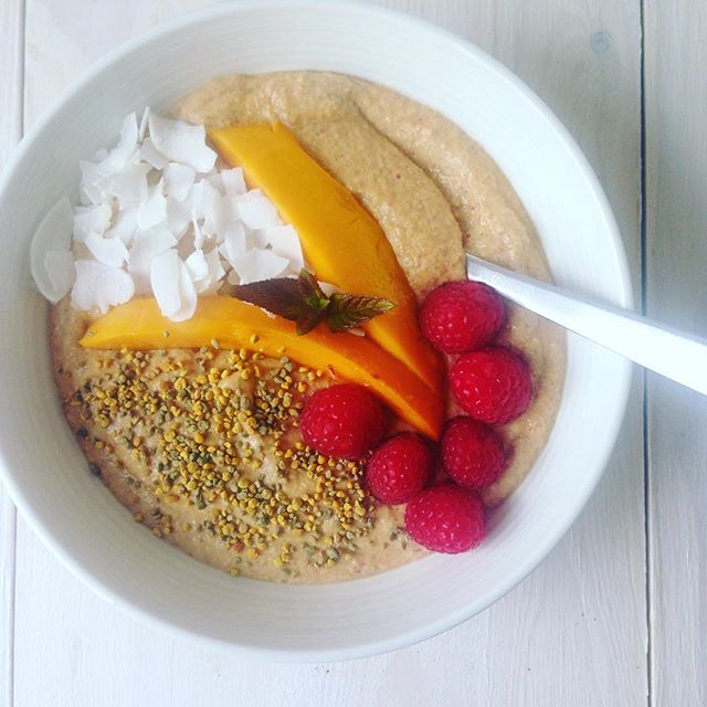 Recipe testing straight from my PJ! Mango and raspberries smoothie bowl. YUM YUM ❤️💃🎉 #eatwell #healthybreakfast #breakfast #theorganiccookery